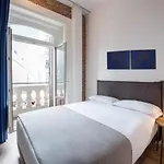Room00 Gran Via Hostel